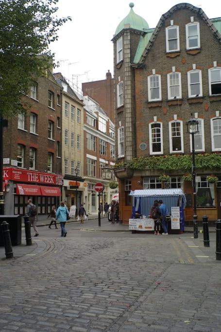 Stylish Apartment Near Carnaby Street, Sleeps 4. Лондон Экстерьер фото